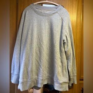 Oversized Cozy Gray Sweatshirt